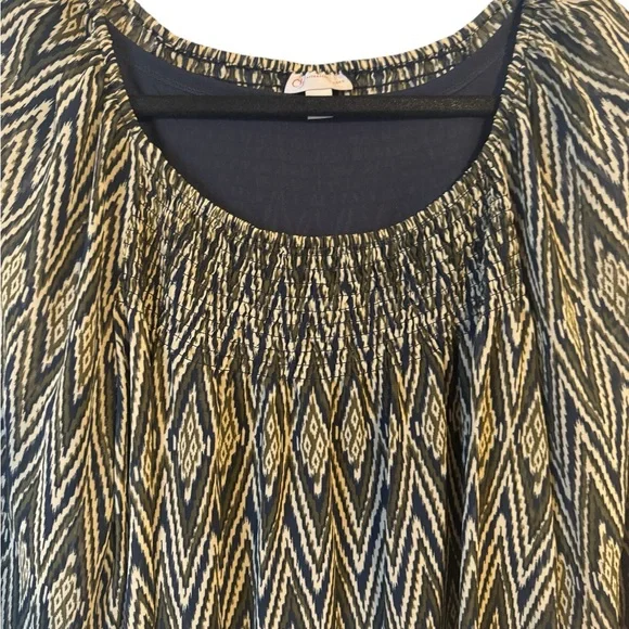 NAVY/TAN PRINT TOP w/SLEEVE DETAIL   PLUS: 2X    #W - Picture 4 of 12